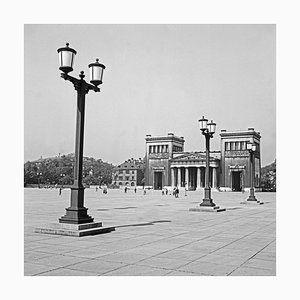 Tempio in Koenigsplatz Square in the City, Monaco di Baviera, 1937