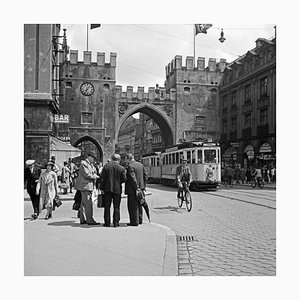 Tram al Karlstor Gate Inner City di Monaco, Germania, 1937