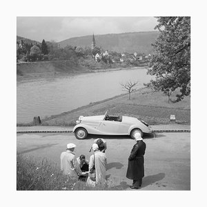 An Neckargemünd Mercedes Benz Auto in der Nähe von Heidelberg, Deutschland 1936, gedruckt 2021