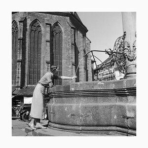 Femme, Fontaine, Église Heiliggeist Heidelberg, Allemagne 1936, Imprimé 2021