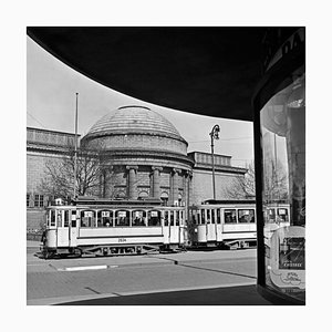 A Tram Passes the Kunsthalle in Hamburg, Germany 1938, Gedruckt 2021