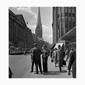 Business People, Talking Mönckebergstraße Hamburg Allemagne 1938 Imprimé 2021