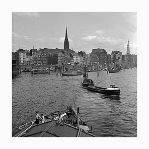 Barcazas Barcos en el puerto de Hamburgo a la iglesia de San Nicolás Alemania 1938 Impreso 2021