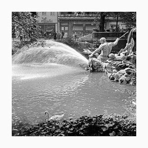 Fontana dei Tritoni a Koenigsallee Avenue Duesseldorf, Germania 1937