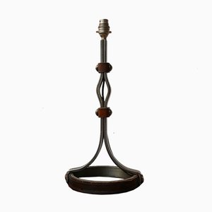Lámpara de mesa Mid-Century de cuero y hierro de Jean-Pierre Ryckaert