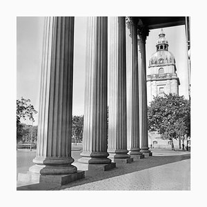 Columns at Entrance of Darmstadt Theatre, Germany, 1938, Gedruckt 2021