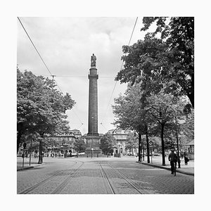 Columna Ludwigs en la plaza Luisenplatz en Darmstadt, Alemania, 1938, impresa en 2021