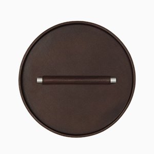 Plateau Rond No.03 Defne Koz pour Uniqka Plato Marron Foncé