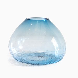 Vase Out of the Cage Bleu par Gala Fernandez