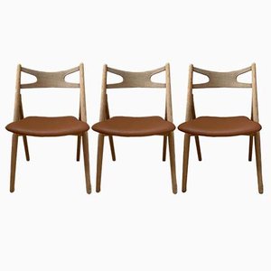 CH29 Chairs in Oak and Leather, Set of 3