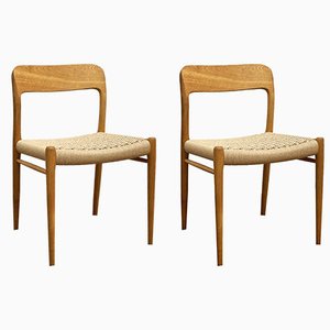 Dänische Mid-Century Modell 75 Stühle aus Eiche von Niels O. Møller für Jl Møllers Furniture Factory, 1950er, 2er Set