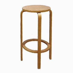 Taburete de bar de Alvar Aalto para Artek, años 80
