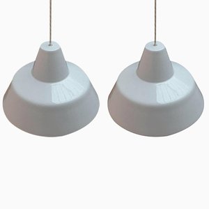 Lámparas colgantes Emaille Amatur danesas Mid-Century de Louis Poulsen, años 60. Juego de 2