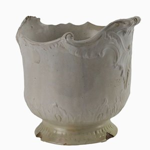 Cache-Pot en Forme de Casque en Majolique Blanche, 1700s