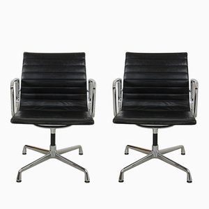 Chaises de Bureau Ea-108 en Cuir Noir par Charles Eames, 1990s, Set de 2