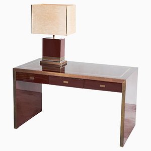 Lámparas de escritorio y mesa de madera lacada y latón atribuidas a Jean Claude Mahey, años 60. Juego de 2