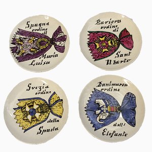 Piattini in ceramica con medaglie di Piero Fornasetti, Milano, anni '60, set di 4