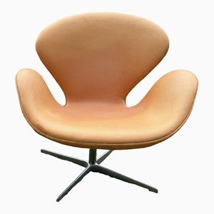 Mid-Century Danish Model 3320 Leather Swan Chair by Arne Jacobsen for Fritz Hansen, 1970s