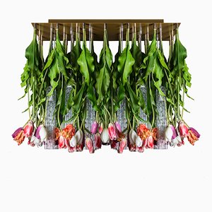 Lampada da soffitto grande Flower Power in vetro di Murano e tulipani artificiali di VGnewtrend