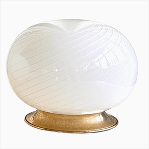 Lampada da tavolo Swirl in vetro di Murano bianco con basi in ottone, anni '70