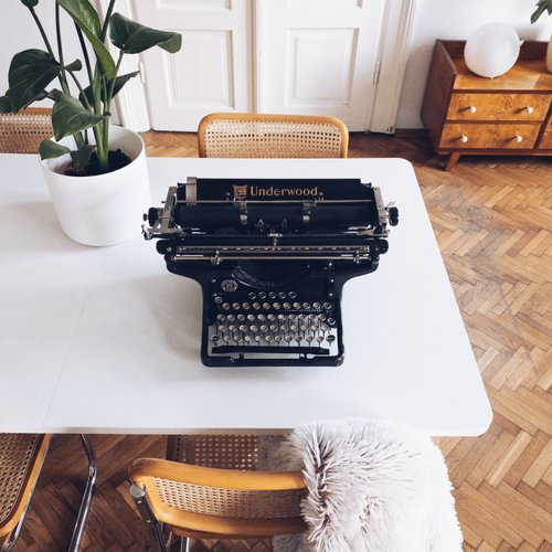 Neat 68’s U.S NAVY Dead stock Typewriter Rare Royal MD typewriter in perfect working order and fully