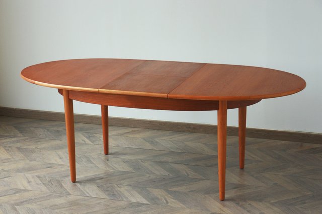 Table de Salle à Manger Ovale avec Rallonge de G-Plan en vente sur Pamono