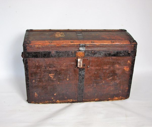 Vintage Wood and Metal Trunk for sale at Pamono