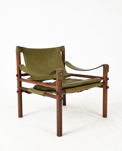 Sillón Sirocco Safari sueco Mid-Century de palisandro y cuero verde de