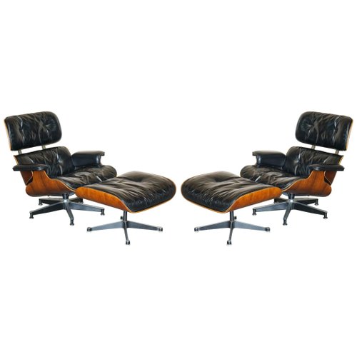 https://cdn20.pamono.com/p/s/1/2/1263152_eltrm1dp7z/hardwood-no1-lounge-chairs-ottomans-by-eames-for-herman-miller-1960-set-of-4.jpg