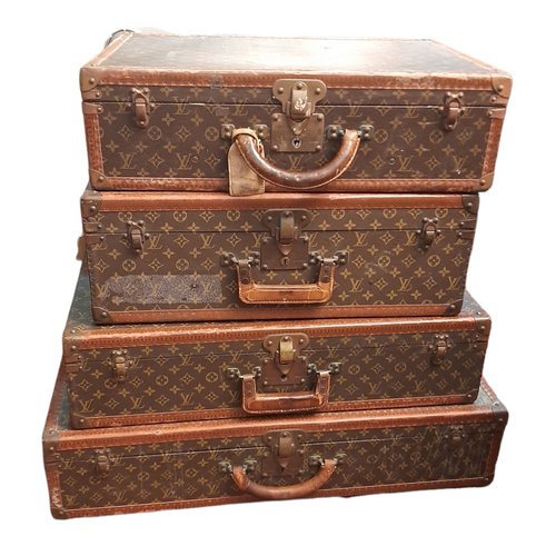 ik heb dorst Stralend Modernisering Pyramid Suitcases from Louis Vuitton, Set of 4 for sale at Pamono