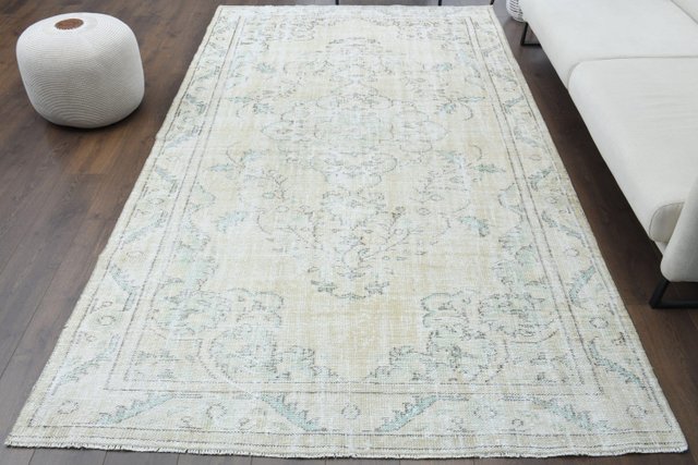 Vintage Turkish Beige Wool Oushak Handmade Area Rug for sale at Pamono