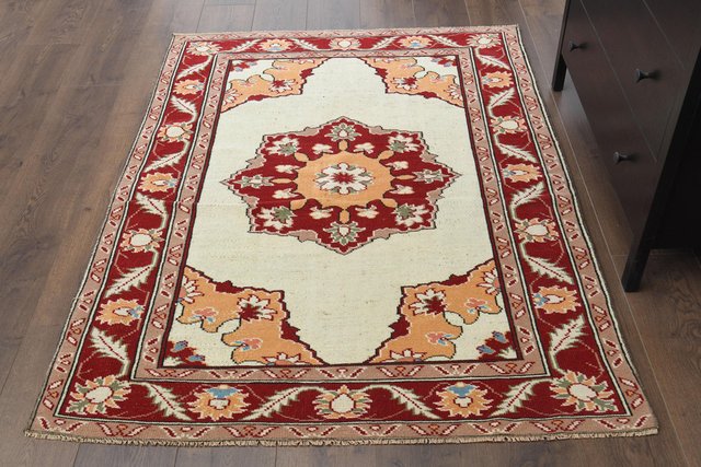 Vintage Turkish Oriental Medallion Rug for sale at Pamono