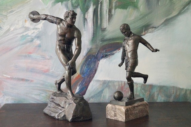 Art Deco Bronze Statues, Germany, 1930s, Set of 2 for sale at Pamono