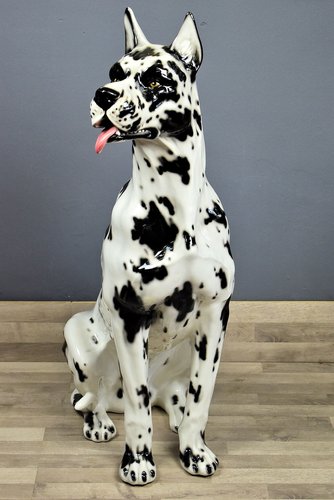 https://cdn20.pamono.com/p/s/1/3/1336654_hkf5g74hde/harlequin-great-dane-in-bassano-pottery.jpg