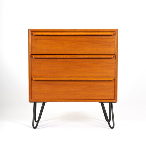 Kommode von Dyrlund auf Hairpin Legs mit Drei Schubladen bei Pamono kaufen