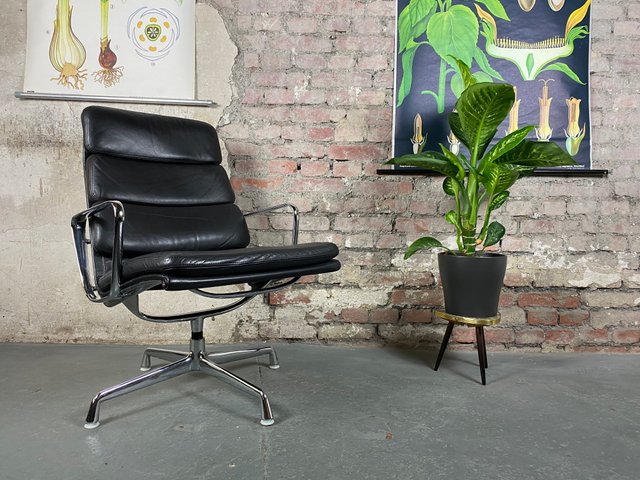 Herman Miller Eames Soft Pad Executive Chair