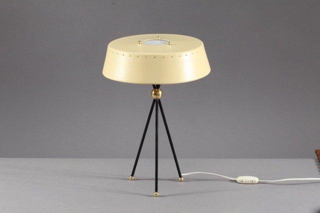 tripod desk lamp
