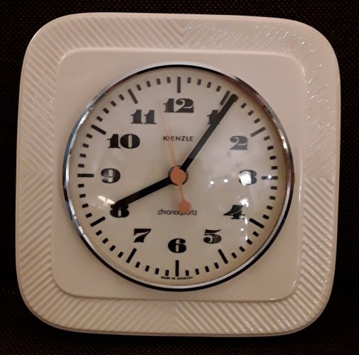 Orologio da parete vintage in ceramica metallo cromato e vetro di
