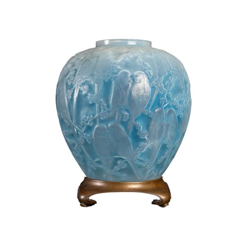 Opalescent Parakeets Vase by René Lalique, 1919 for sale at