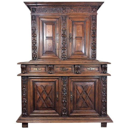 Renaissance Cupboard in Carved Walnut, 1600 for sale at Pamono