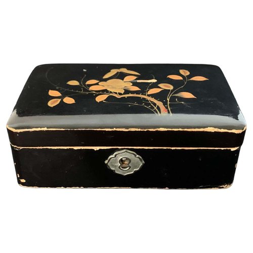 Japanese Lacquered Box with Flower for sale at Pamono