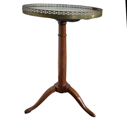 Watchcard with Marble Countertop and Bronze Profile with Leaflets in