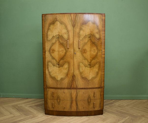 Britischer Art Deco Kleiderschrank aus Wurzelholz, 1930er bei Pamono kaufen