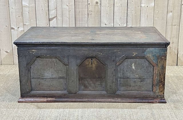 Commode 17ème Siècle en Chêne et Sapin en vente sur Pamono