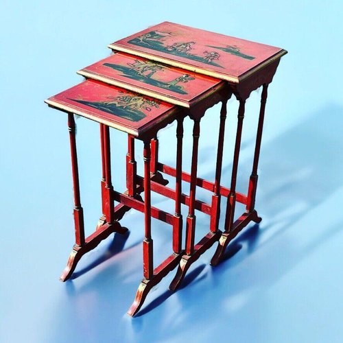 Tables gigognes de Roger Capron | Paul Bert Serpette