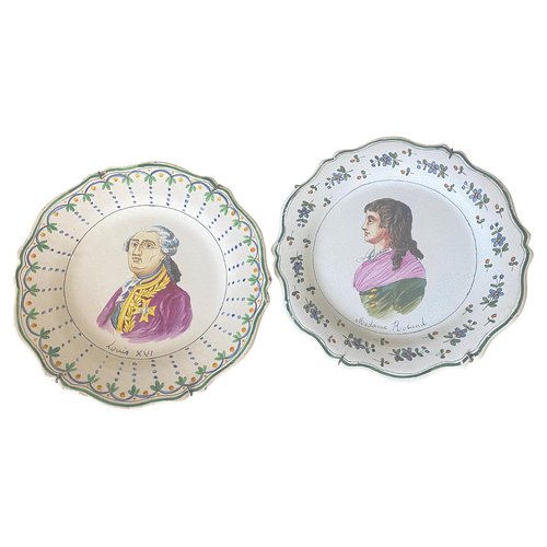 Plates in French Pink and Green Faïence, 20th Century, Set of 2 for sale at Pamono