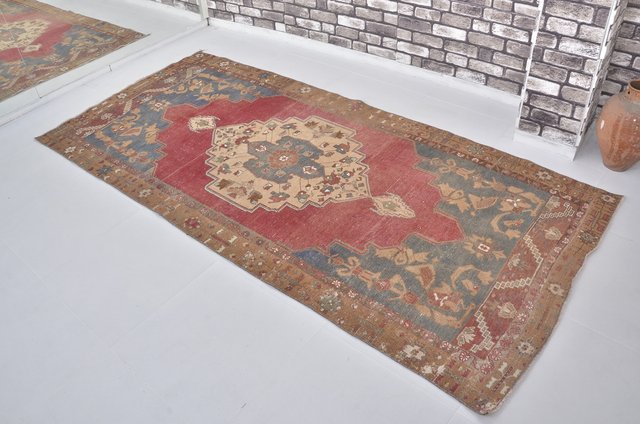 Turkish Modern Red Wool Rug with Decor for sale at Pamono