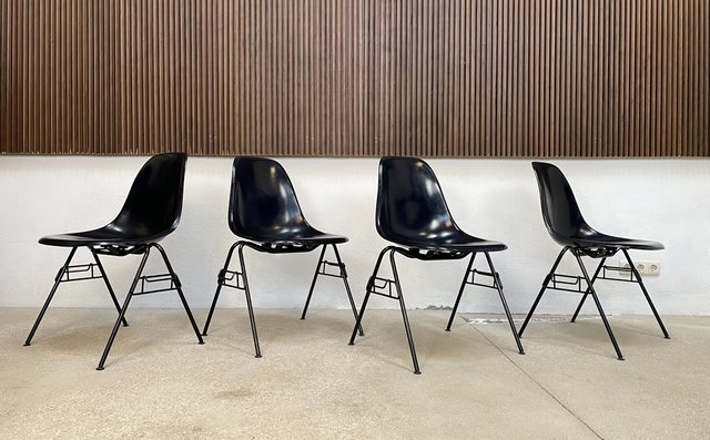 2 Sedie Impilabili In Polipropilene, Fibra Di Vetro E Lana