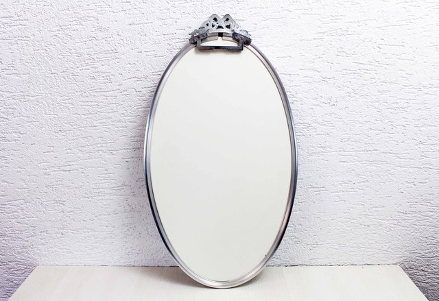Oval Mirror with Classic, 1970s for sale at Pamono