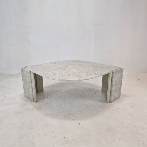 Italian Teardrop Shaped Marble Coffee Table, 1980s for sale at Pamono
